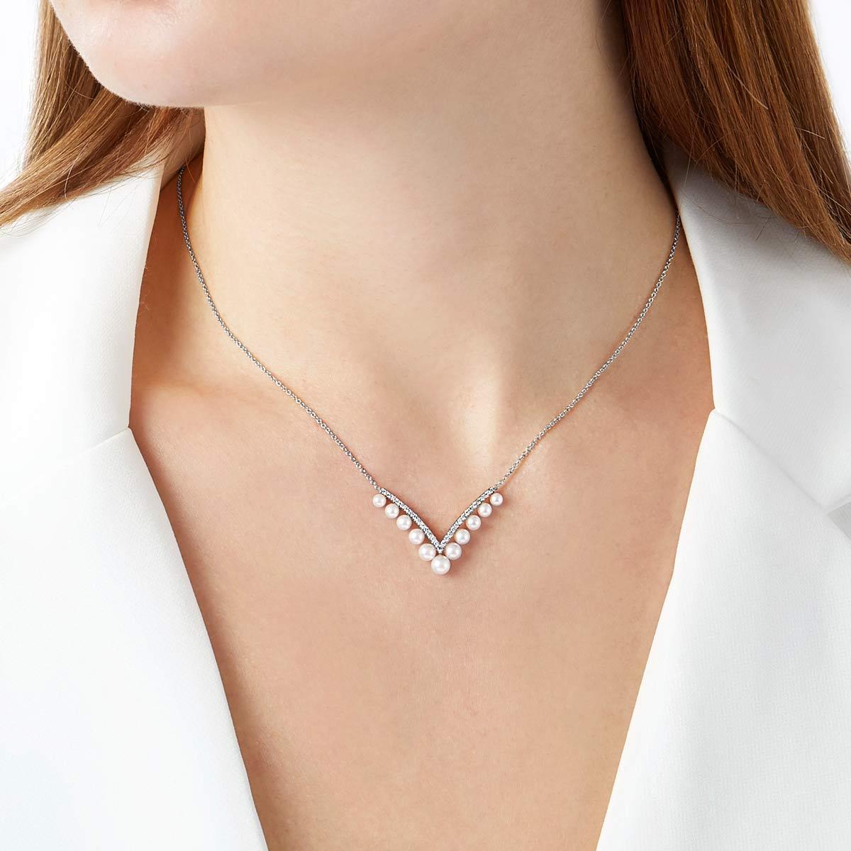sleek-18k-gold-pearl-and-diamond-v-necklace