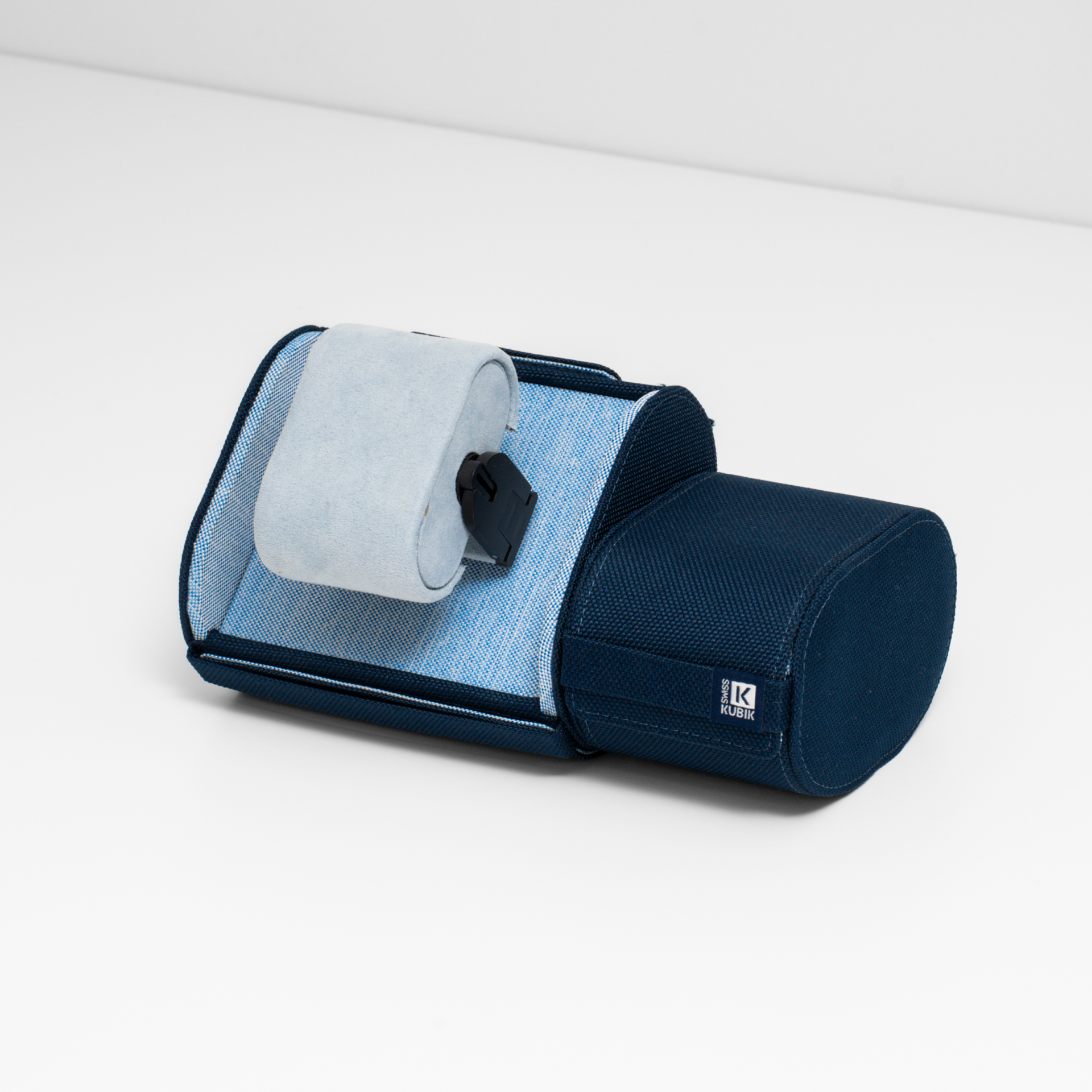 navy-blue-travel