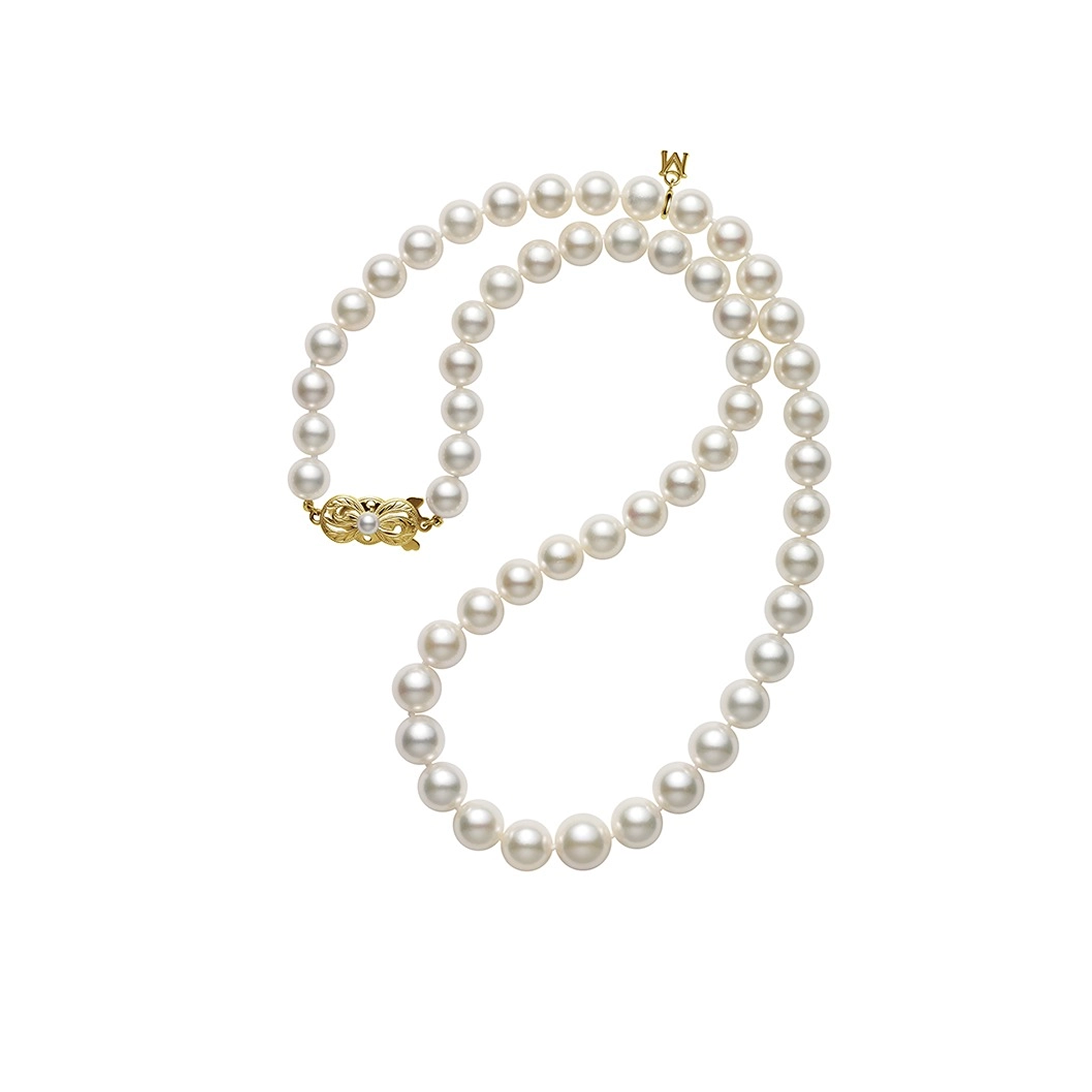 Градуированная нить Mikimoto из культивированного жемчуга Акоя 9×7 мм, 18 дюймов, с застёжкой из жёлтого золота 18 карат. Референс G90118V1K.