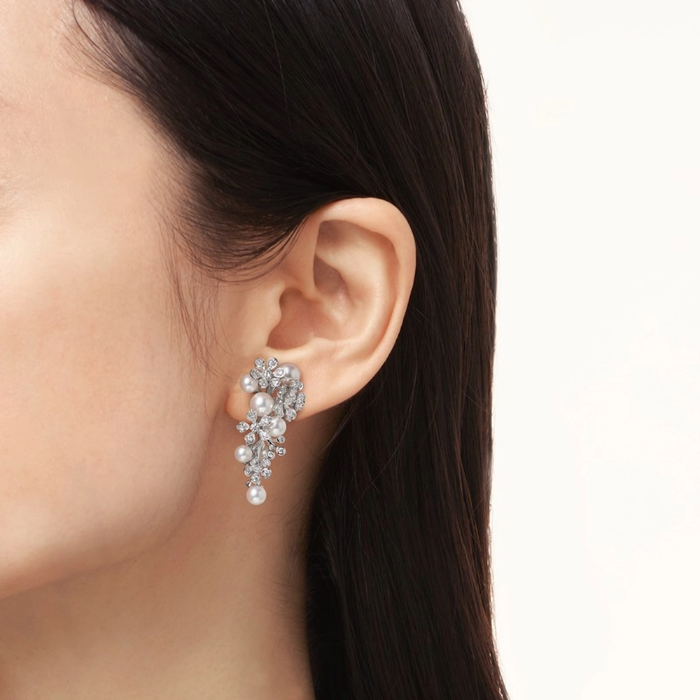 Mikimoto Bloom ծաղկաձև ականջօղեր Ակոյա աճեցված մարգարիտներով և ադամանդներով՝ 18 կարատանոց սպիտակ ոսկուց