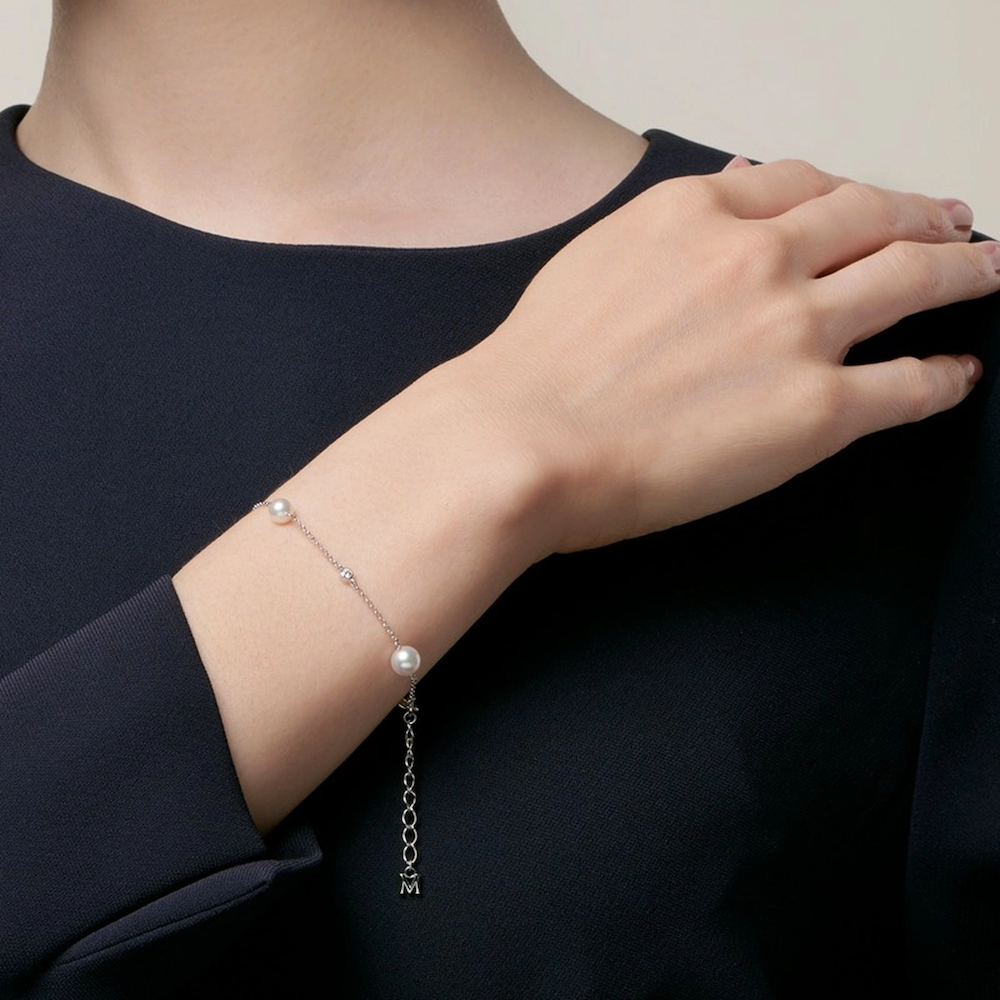 akoya-cultured-pearl-and-diamond-station-bracelet