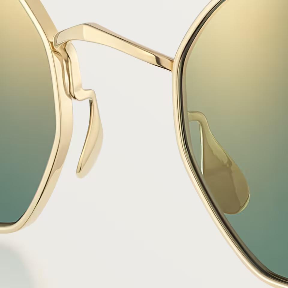 Солнцезащитные очки Cartier CRESW00789 с оправой из титана золотистого тона и зелеными линзами, 48 мм